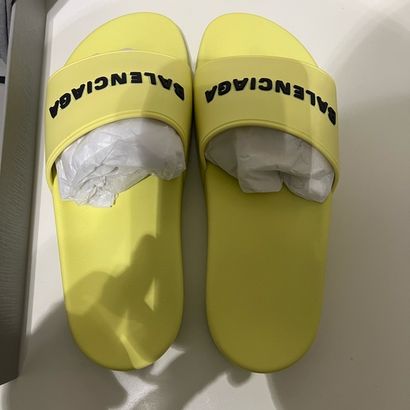 BALENCIAGA Logo Sport Slide (Yellow) - Picture 4 of 17